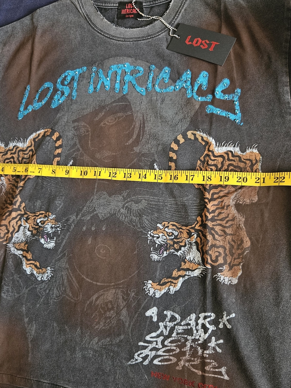 Lost Intricacy Men’s Black Graphic Tee – 'Twin Tiger' Design